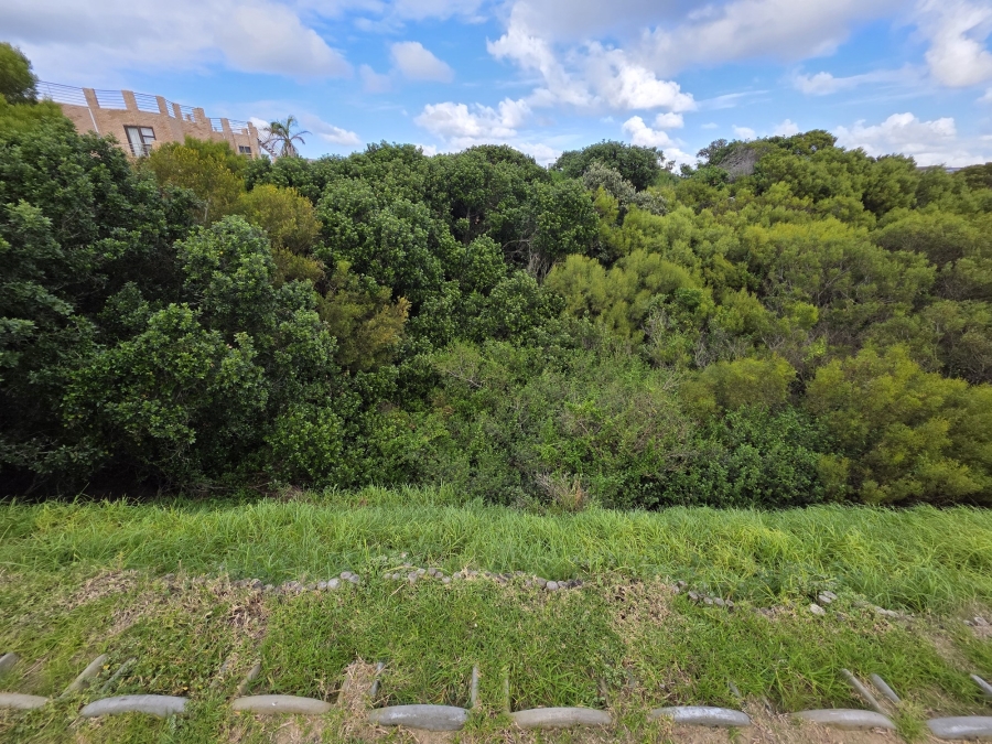4 Bedroom Property for Sale in Paradise Beach Eastern Cape